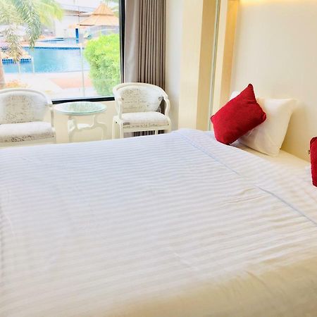 The Chic 101 Hotel Selaphum Екстериор снимка