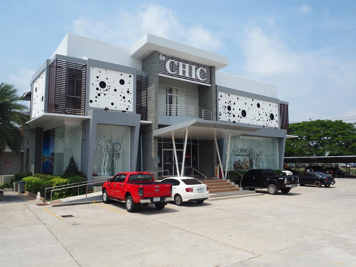 The Chic 101 Hotel Selaphum Екстериор снимка