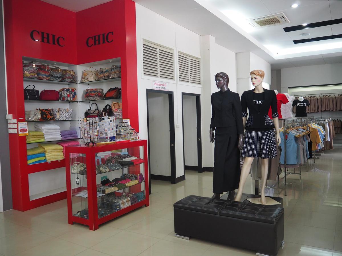 The Chic 101 Hotel Selaphum Екстериор снимка