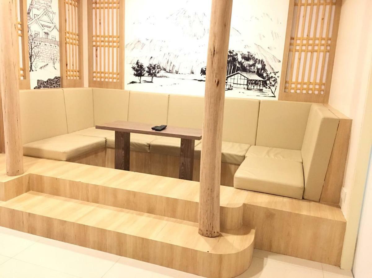 The Chic 101 Hotel Selaphum Екстериор снимка