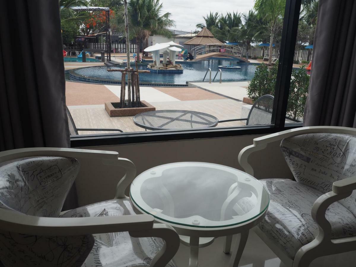 The Chic 101 Hotel Selaphum Екстериор снимка